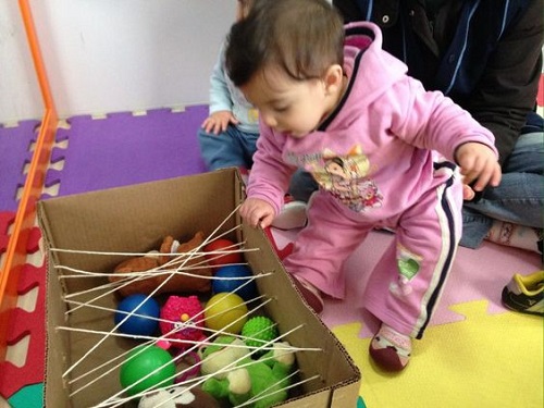 cach-lam-do-choi-theo-phuong-phap-Montessori