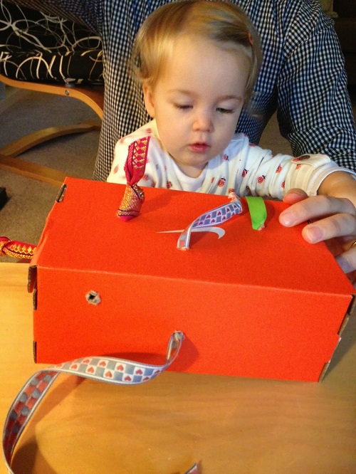 cach-lam-do-choi-theo-phuong-phap-Montessori-van-dong-tinh