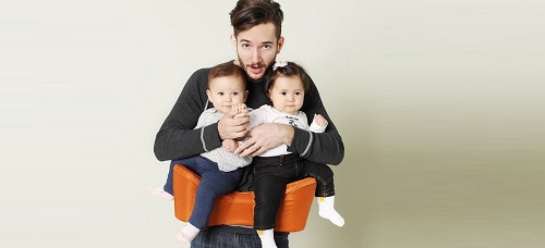 Đồ dùng cho bé sinh đôi