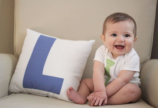 Hướng dẫn cách dạy trẻ con tập ngồi