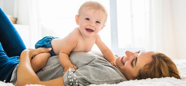 Trẻ sơ sinh từ 1 - 12 tháng tuổi biết làm những gì