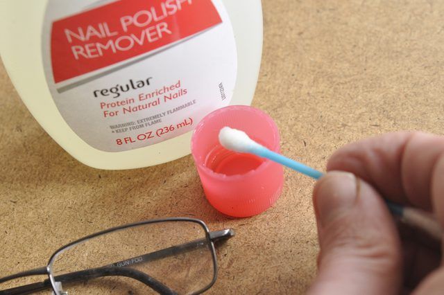 Cách tẩy keo dính trên đồ nhựa