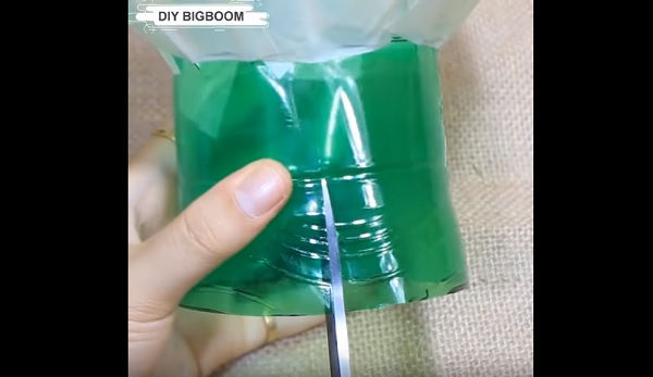 Junbaby: Cách làm bình hoa bằng chai nhựa