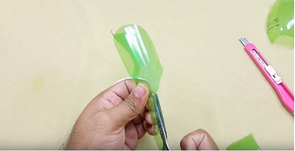 Cach-lam-cay-co-bang-chai-nhua