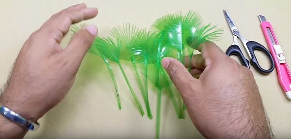 Cach-lam-cay-co-bang-chai-nhua