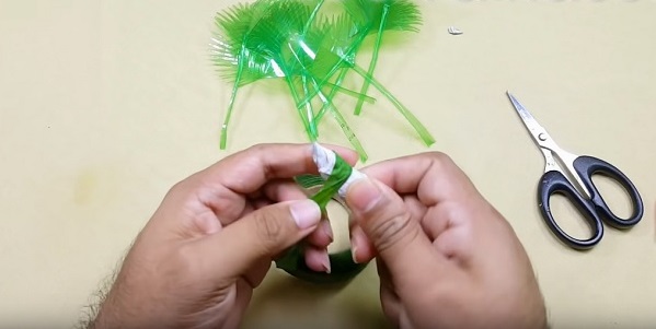 Cach-lam-cay-co-bang-chai-nhua