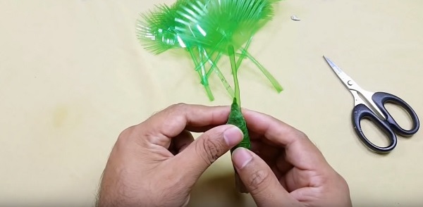 Cach-lam-cay-co-bang-chai-nhua