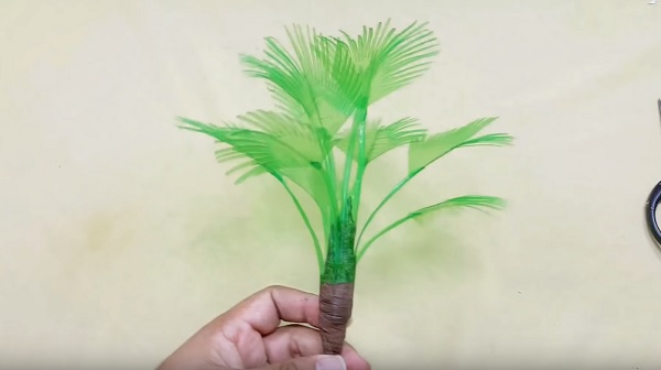 Cach-lam-cay-co-bang-chai-nhua