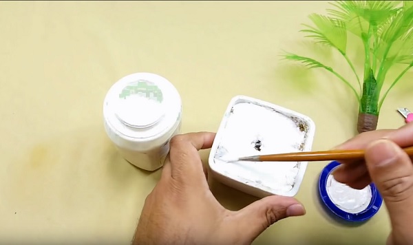 Cach-lam-cay-co-bang-chai-nhua