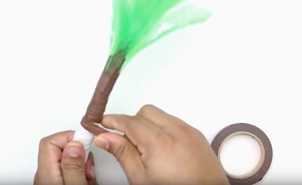 Cach-lam-cay-dua-bang-chai-nhua