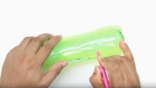 Cach-lam-cay-dua-bang-chai-nhua