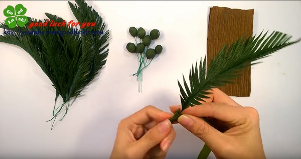 Junbaby: Cách làm cây bằng giấy nhún