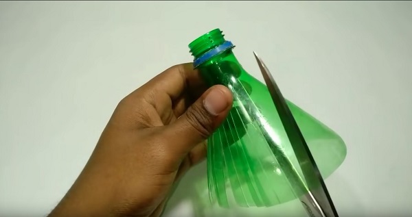 Cach-lam-cay-thong-bang-chai-nhua