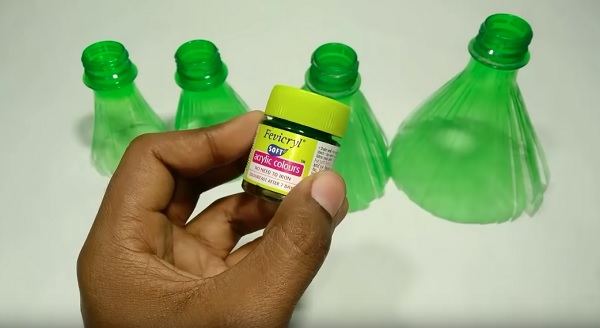 Cach-lam-cay-thong-bang-chai-nhua