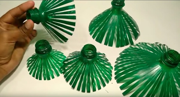 Cach-lam-cay-thong-bang-chai-nhua