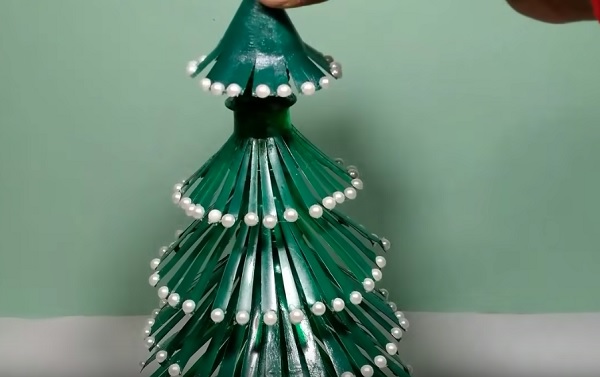 Cach-lam-cay-thong-bang-chai-nhua