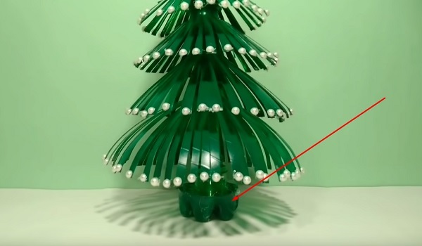 Cach-lam-cay-thong-bang-chai-nhua