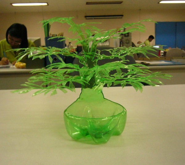 Cach-lam-cay-xanh-bang-chai-nhua