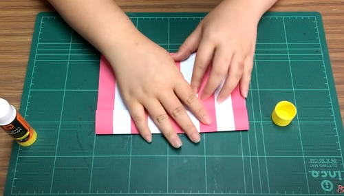 Cách làm túi xách bằng bìa carton