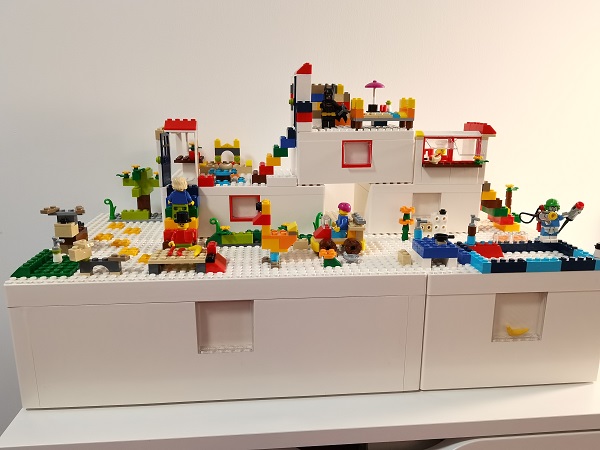 ban-choi-lego-ikea