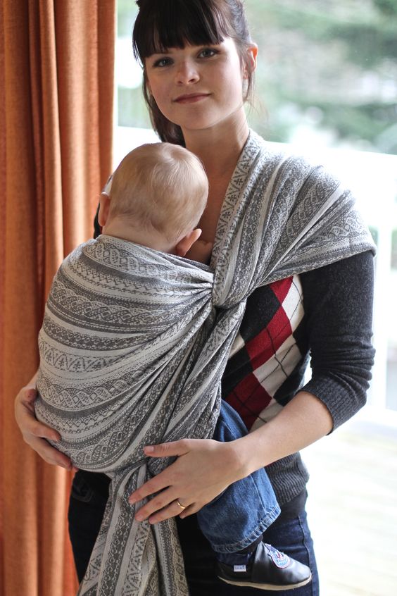 Junbaby: Cách làm địu vải cho bé