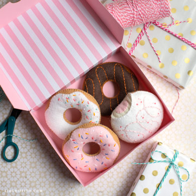 cach-lam-do-choi-bang-vai-ni