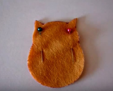 cach-lam-do-choi-cu-meo-bang-vai-n