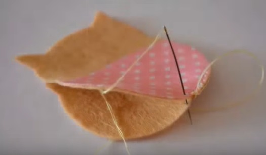 cach-lam-do-choi-cu-meo-bang-vai-ni