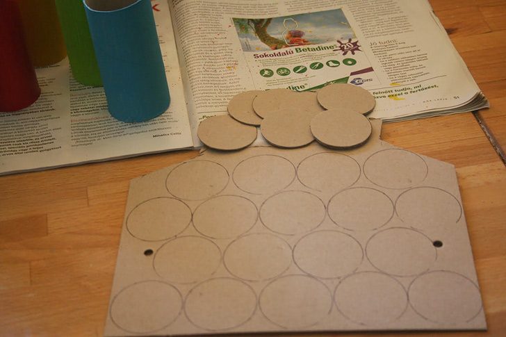 Nhấn vào ảnh để phóng to cach-lam-o-to-do-choi-cho-be-tu-loi-giay-ve-sinh