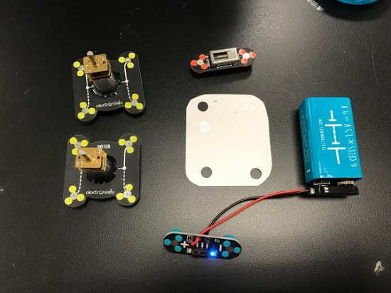 cach-lam-robot-bang-giay-co-mach-dien