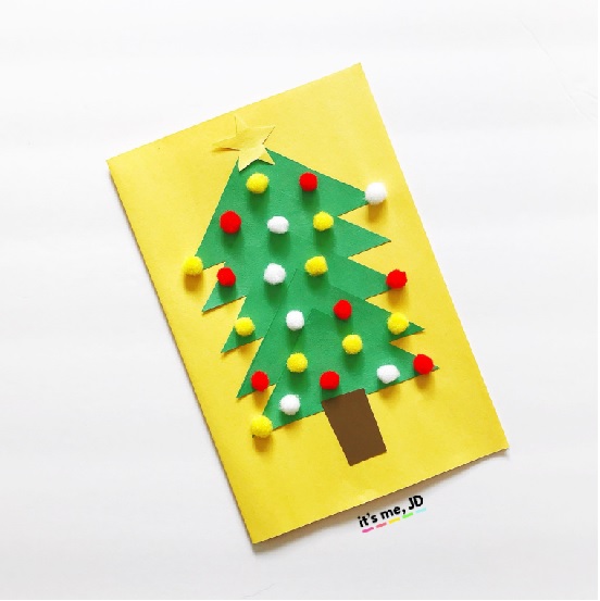 cach-lam-thiep-cho-tre-mam-non-hinh-cay-thong-noel-bang-giay-mau