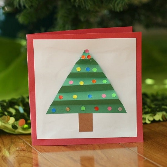 cach-lam-thiep-cho-tre-mam-non-hinh-cay-thong-noel-bang-giay-mau