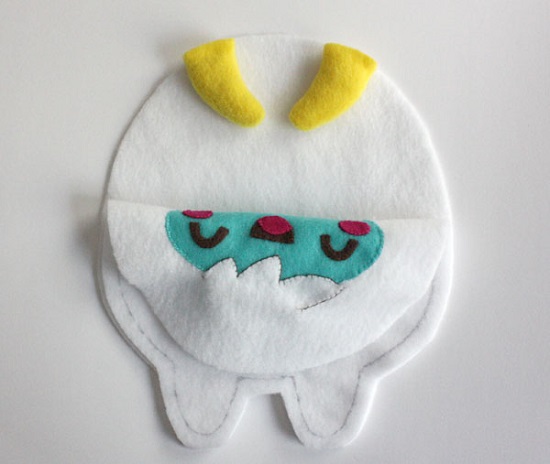 cach-lam-thu-nhoi-bong-bang-vai-ni-quai-vat-Yeti-Plush-Plushie