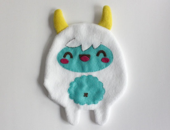 cach-lam-thu-nhoi-bong-bang-vai-ni-quai-vat-Yeti-Plush-Plushie