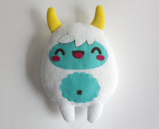 cach-lam-thu-nhoi-bong-bang-vai-ni-quai-vat-Yeti-Plush-Plushie