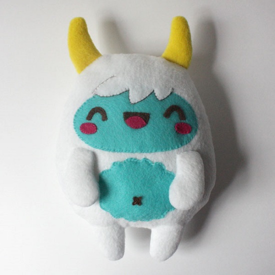 cach-lam-thu-nhoi-bong-bang-vai-ni-quai-vat-Yeti-Plush-Plushie
