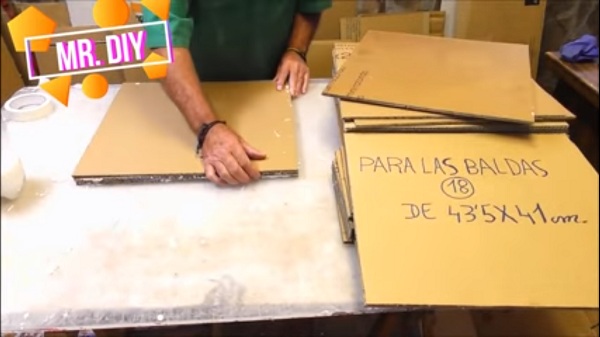 cach-lam-tu-quan-ao-co-lon-bang-bia-carton