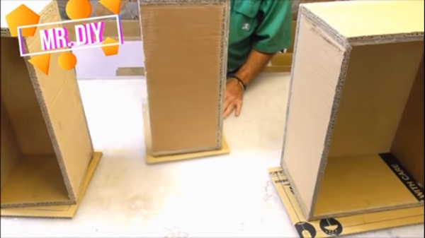 cach-lam-tu-quan-ao-co-lon-bang-bia-carton