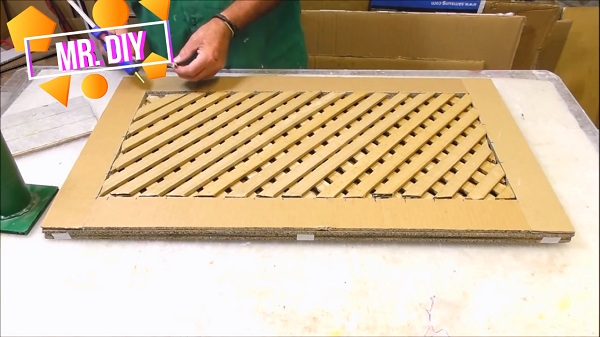 cach-lam-tu-quan-ao-co-lon-bang-bia-carton