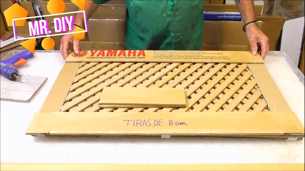 cach-lam-tu-quan-ao-co-lon-bang-bia-carton