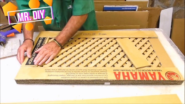 cach-lam-tu-quan-ao-co-lon-bang-bia-carton