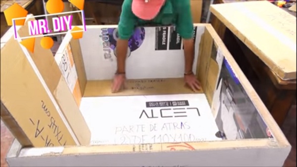 cach-lam-tu-quan-ao-co-lon-bang-bia-carton