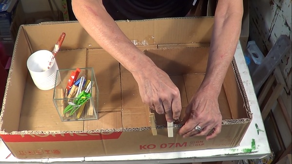 cach-lam-tu-quan-ao-mini-bang-bia-carton