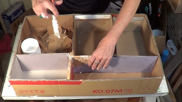 cach-lam-tu-quan-ao-mini-bang-bia-carton