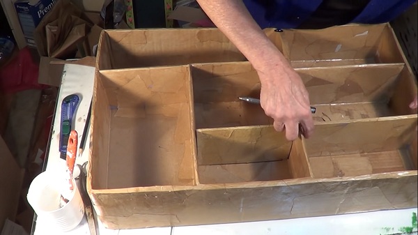 cach-lam-tu-quan-ao-mini-bang-bia-carton