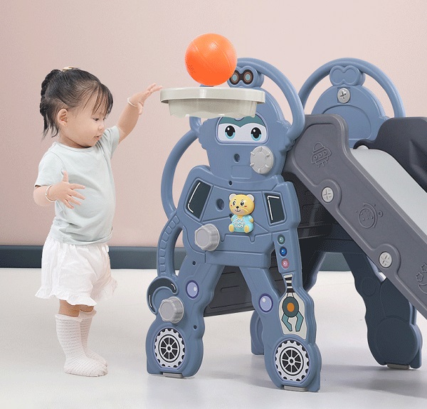 cau-truot-robot-cho-be