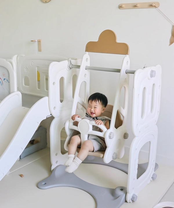 cau-truot-xich-du-cho-be-babyviva-h9
