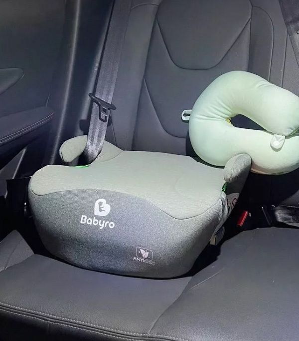 dem-nang-ghe-o-to-cho-tre-em-babyro-booster-h8