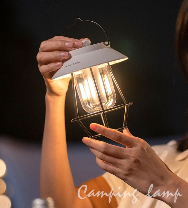 den-cam-trai-Retro-lamp-2