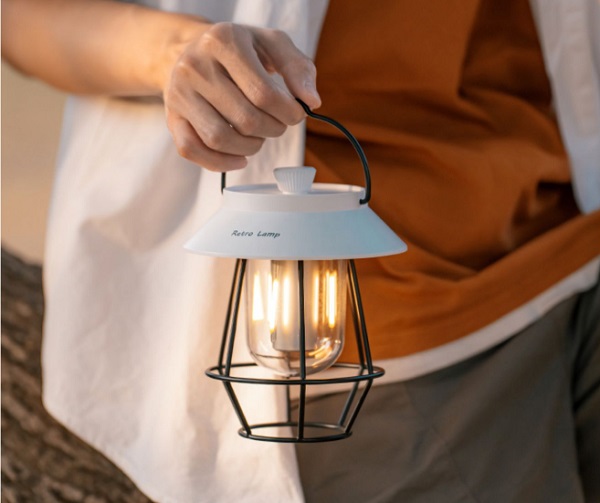 den-cam-trai-Retro-lamp-3